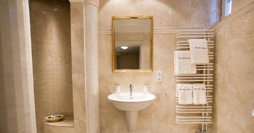 Hotel Altes Rathaus - image 31