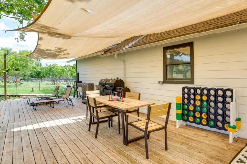 Blue Ridge Retreat on 10-Acre Farm: Rural Reset! in Weston (TX)