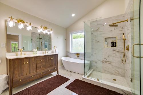 Blue Ridge Retreat on 10-Acre Farm: Rural Reset! in Weston (TX)
