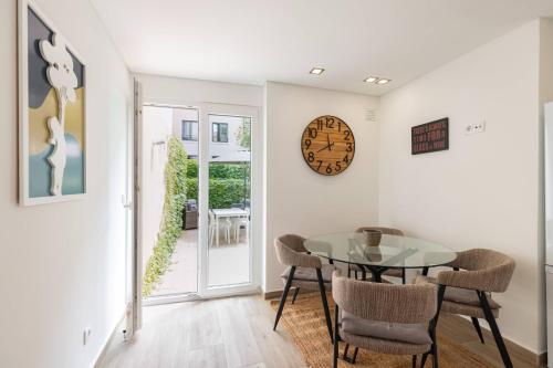 156 Banksy Oasis Terrace 4