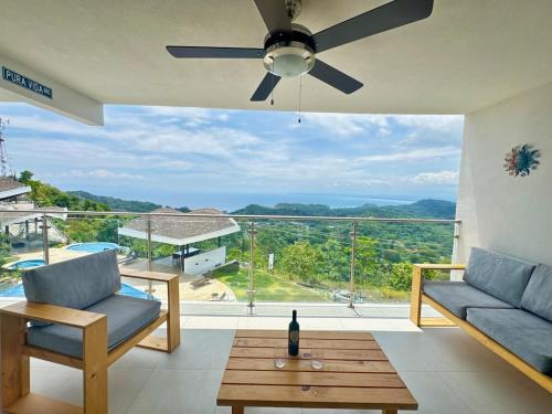 Ocean-View Condo with Infinity Pool Sunset Escape – khách sạn tại Punta Leona