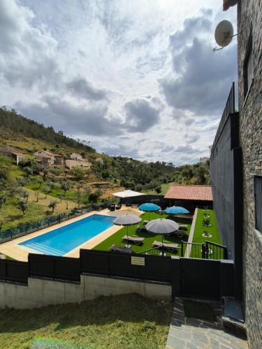 Peldbaseins, Casa Resineiro com Piscina, Garagem e Terraço (Casa Resineiro com Piscina, Garagem e Terraco) in Ermida