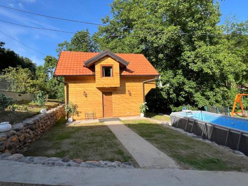 Brvnarica na reci in Aleksandrovac