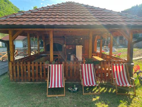Brvnarica na reci in Aleksandrovac