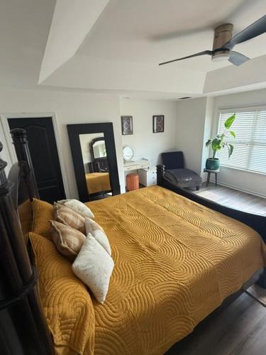 Cozy Home Near Shops and MARTA in פאייטויל(ג'אי אי)