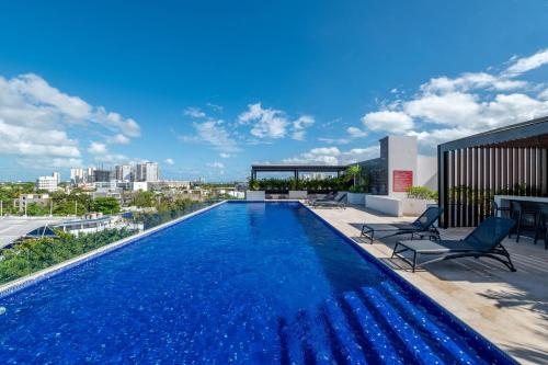 2B Bohemian Condo Great Location, Rooftop Gym