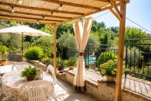 Fattoria Cristina Patio Apartment with Pool, Pergola & Farm Animals near Cinque Terre - Mono gîte à louer Marciano