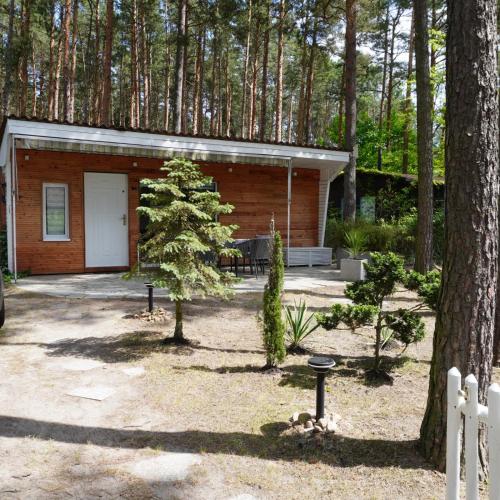 Idyllischer Bungalow am Badesee in Neu-Trebendorf