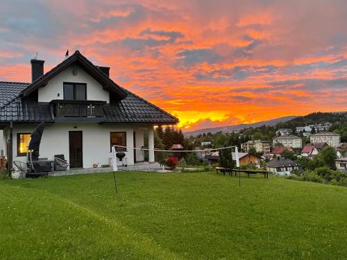 Apartament Sloneczna Rapsodia - Dwupoziomowy Apartament z Widokiem, Tarasem i Ogrodem - Rabka Apartament Sloneczna Rapsodia - Dwupoziomowy Apartament z Widokiem, Tarasem i Ogrodem - Rabka
