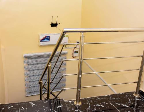 Luxury Deluxe with Private Bath, Free Parking and WiFi in Ota