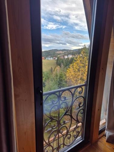 Zlatarski čardaci (Zlatarski cardaci) in Nova Varoš