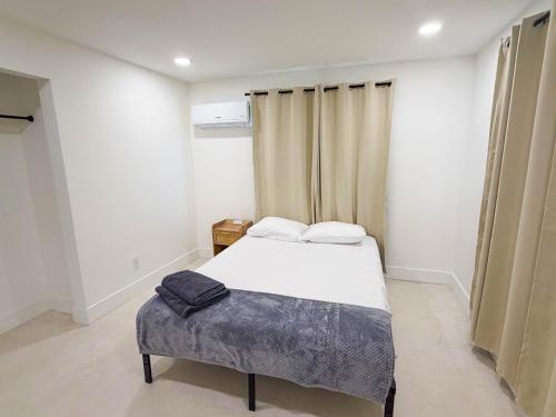 3BR near Hollywood Guitar 300mb Internet in Emerald Hills