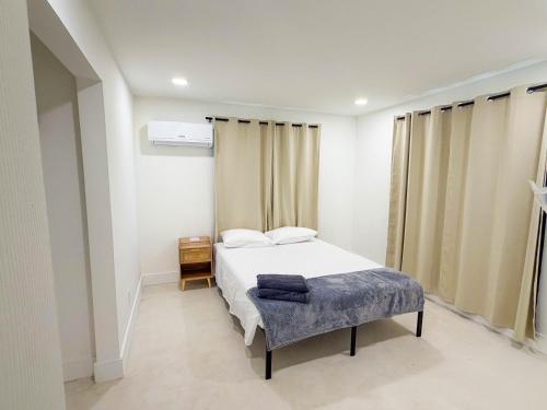 3BR near Hollywood Guitar 300mb Internet in Emerald Hills