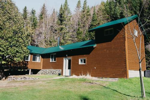 Spa Lake & Miller Zoo - Oppy Shack in Frampton (QC)