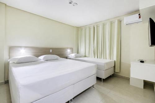 1 king bed, 1 twin bed