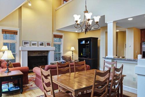 Castle Hill Condo in Cavendish, USA