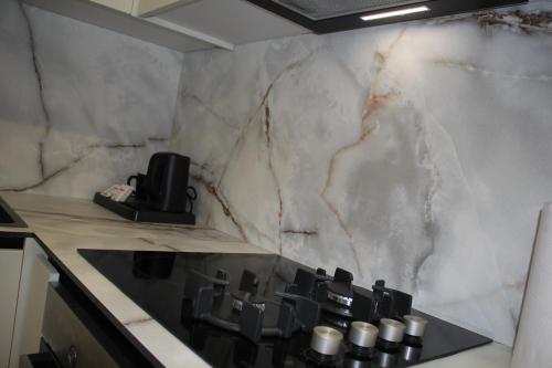 Lazari S Apartments in 希馬拉