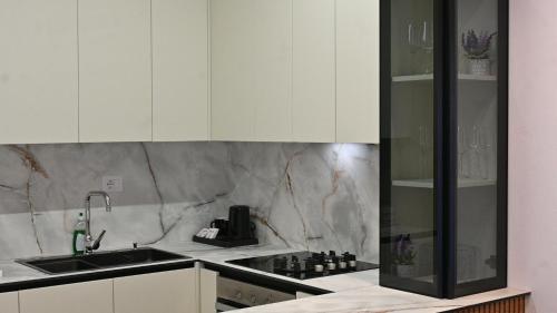Lazari S Apartments in 希馬拉