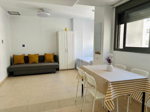 Apartamento con piscina, temporada