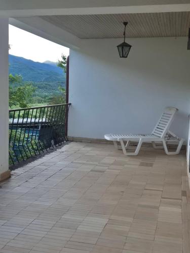 Skats, Villa Vishensburg in Vevcani