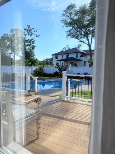 The Most Desired Summer Retreat with Private Pool Just 5 Minutes from the Beach in Springleikheita (NJ)