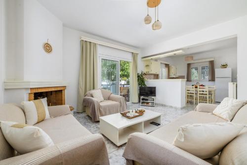 Casa Mia Skopelos - Spacious 3-Bedroom House near Stafylos Beach - Skopelos