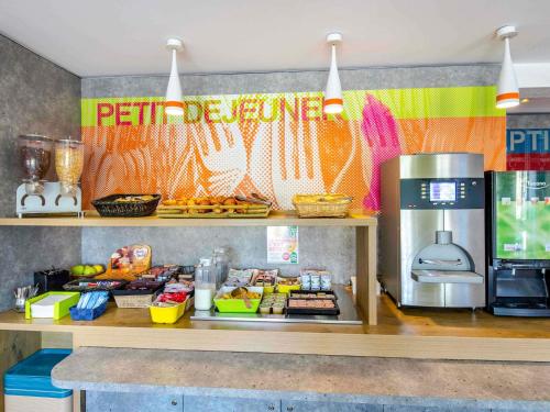 Food and beverages, ibis budget Fréjus Saint Raphael Capitou A8 in Frejus