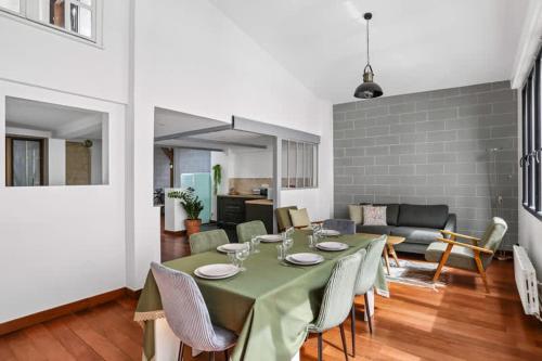 Kitchen, 2BDR-8P duplex apartment - Pigalle-Montmartre in Montmartre