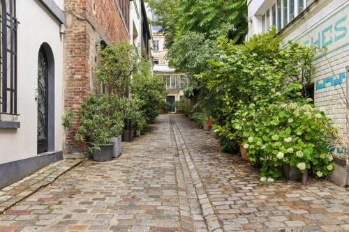 Exterior view, 2BDR-8P duplex apartment - Pigalle-Montmartre in Montmartre