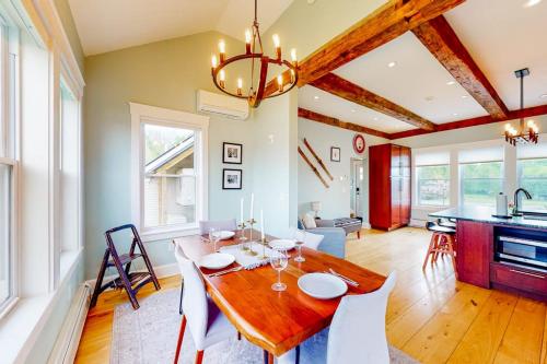 Waterbury-Stowe Farmhouse Units 1-3 in Waterbury, USA