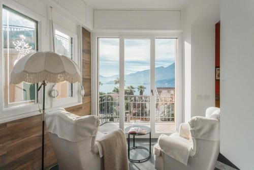 Villa Casa Pini by Rent All Como