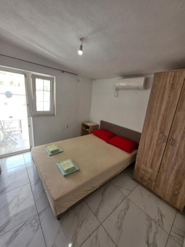 Apartmani Ivana – khách sạn tại Sutomore