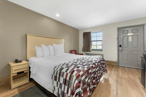 Red Roof Inn West Memphis AR - image 6