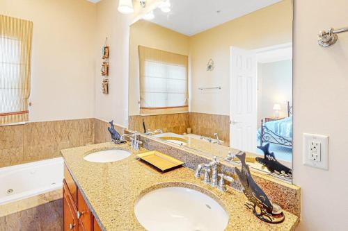 Saint Louis Ave Unit D - image 18