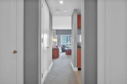 Luxury 1BR at Four Seasons Brickell - image 2