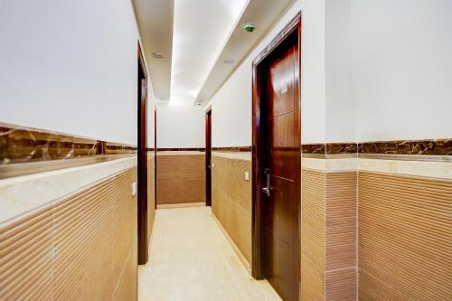 Collection O 70849 Hotel Sarvasa Residency - Delhi
