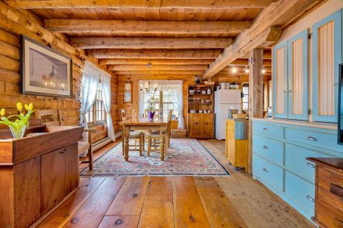 Wood Road Retreat in Quechee, USA