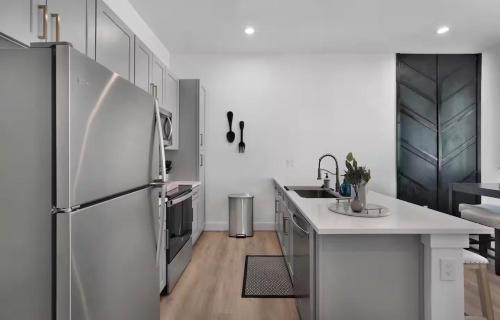 Greater Houston Heights 3 Beds, Garage in Houston