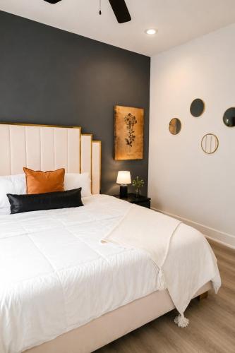Greater Houston Heights 3 Beds, Garage in Houston