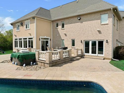 Luxury Estate with Pool Waterslide & Hot Tub in Rotterdam (NY)