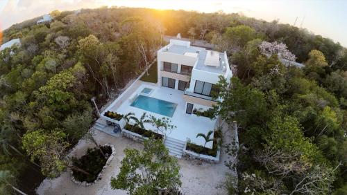 Casa Arroyo Blanco A modern jungle sanctuary! in Akumal