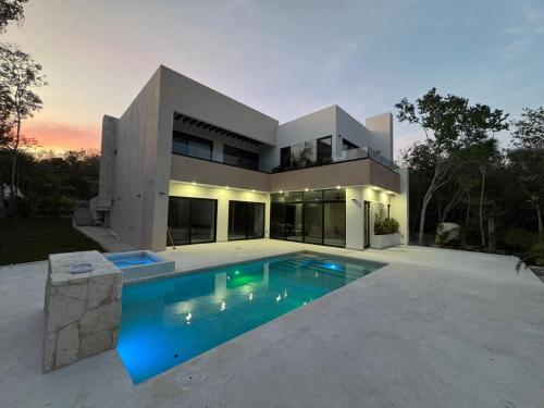 Casa Arroyo Blanco A modern jungle sanctuary! in Akumal