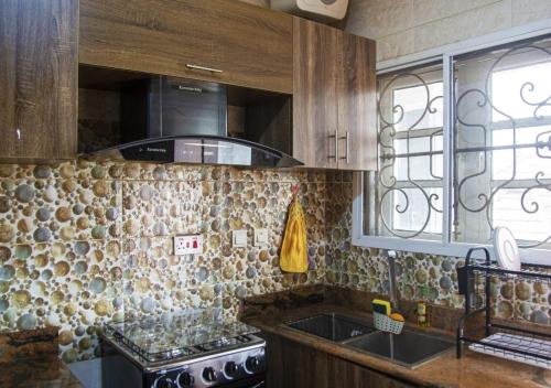 ห้องครัว, Eden Heights - Luxury Serviced Apartment in Kaduna in คาดูนา