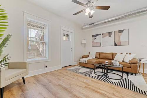 Stylish Retreat 2BR Near Frick Park Dining - image 5
