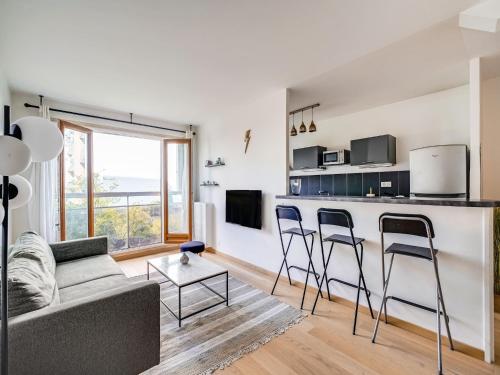 2BDR flat for 4 people near Bastille Nation - image 12