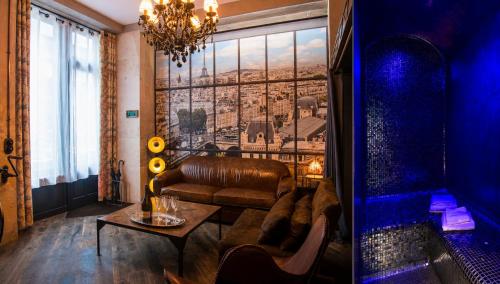 Luxury Industrial Suite with Private Hammam at Paris Montparnasse, Paříž
