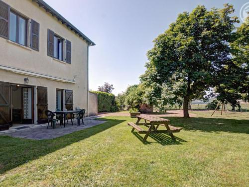 Gîte 80m² avec Terrasse, Wifi et Animaux Acceptés - FR-1-496-113 gîte à louer Pradines