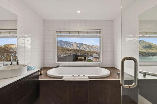 Alpine 75 Residence - Queenstown Hill 5 Bed - image 14