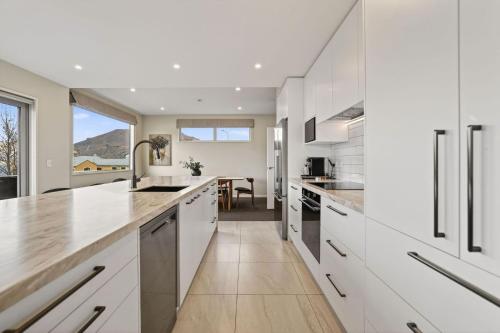 Alpine 75 Residence - Queenstown Hill 5 Bed - image 13