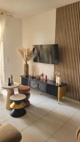 Cosy appartement avec jardinet 300 de la plage - Location saisonnière - Vias